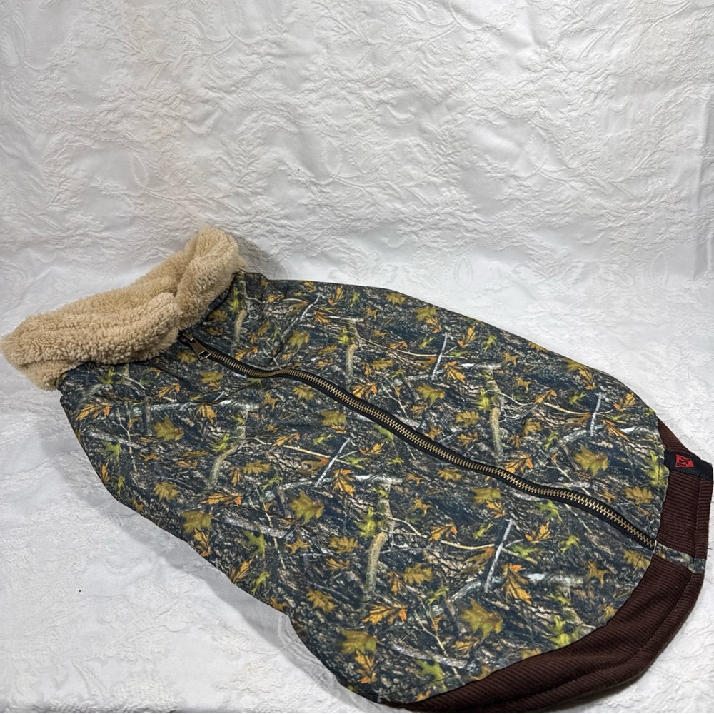Camouflage Water Repellent Fleece Lined Coat for Medium Dogs Hook Loop Put On